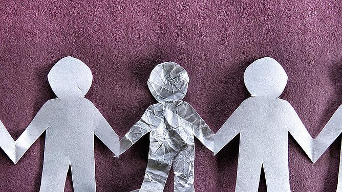 涉性侵9名儿童，澳亚裔儿科医生被控罪！隐藏相机拍下犯罪过程（图） - 1