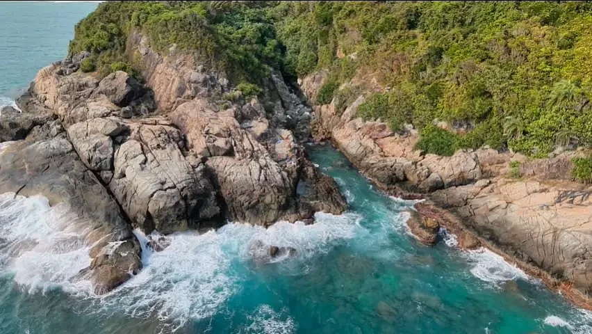 网红景点游客被海浪卷走,警方:遗体已找到(组图) - 3