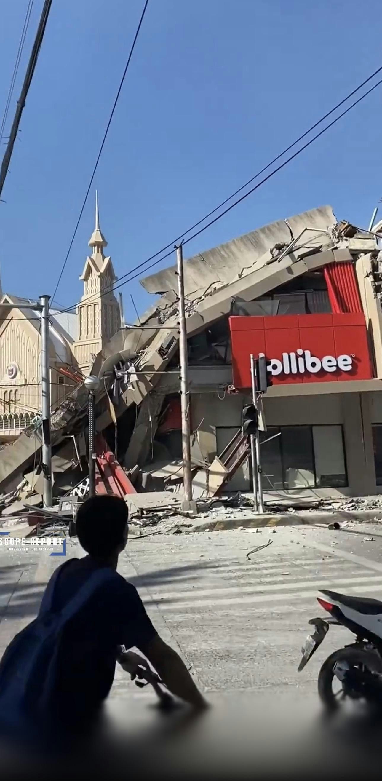 菲律宾突发7.8级地震!至少15人死亡,大量建筑垮塌!沿海地区出现1.4米海啸(组图) - 5