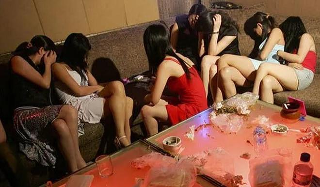 澳门特大卖淫案浮出水面，抓捕近400人，背后“靠山”不简单（组图） - 6