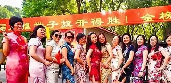 别再作妖了!穿旗袍、紫内裤、让高铁减速,请家长们停止奇葩行为(组图) - 15