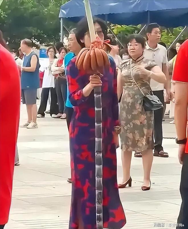 别再作妖了!穿旗袍、紫内裤、让高铁减速,请家长们停止奇葩行为(组图) - 16