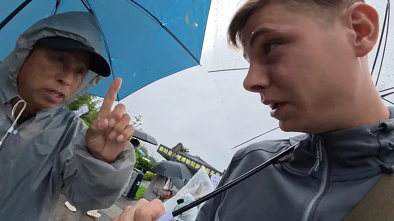 认识几小时就开房！西安麻辣烫事件后续，英国网红还在拍，女主身份曝光（组图） - 9