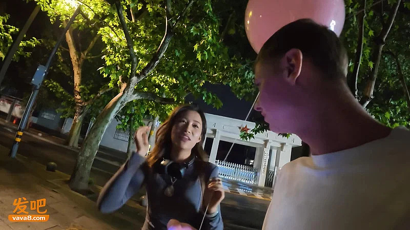 认识几小时就开房！西安麻辣烫事件后续，英国网红还在拍，女主身份曝光（组图） - 32