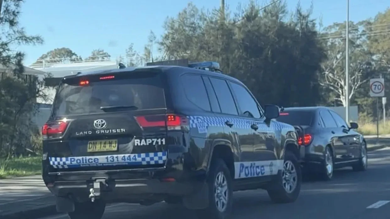 澳黑帮头目悼念活动遭“乌龙扫射”！嫌犯找错地址狂开20多枪，2人被捕（组图） - 1