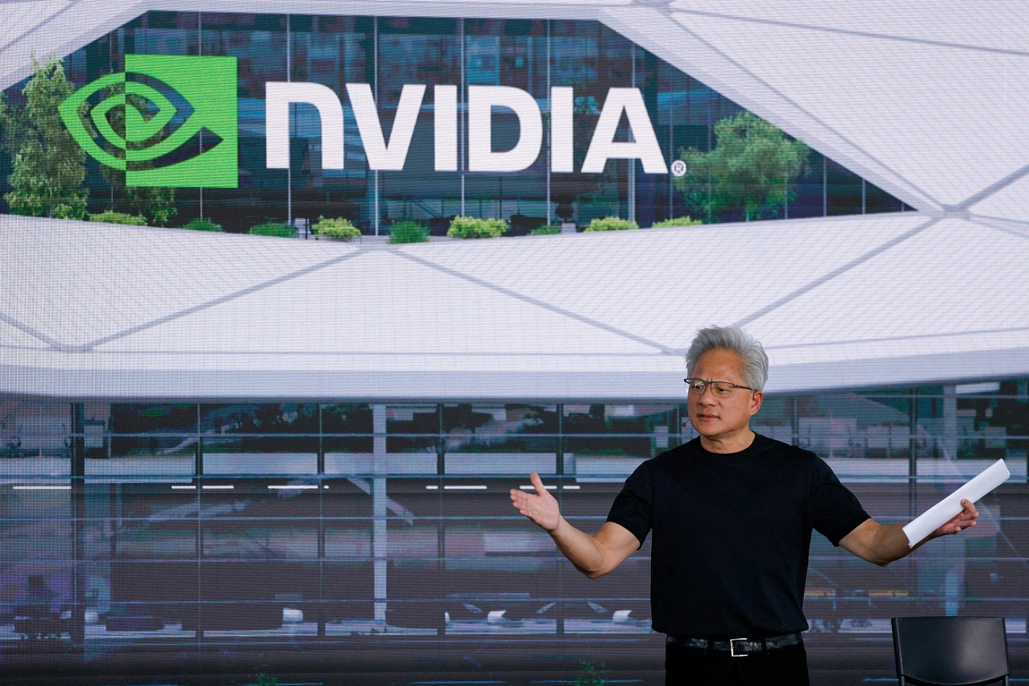 彭博︰内地拟斥2万亿人民币建数据中心 8成晶片用华为挤走Nvidia(组图) - 2