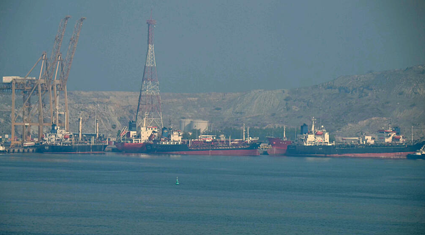 面对封锁霍尔木兹海峡,中国正加强其油气安全储备(图) - 1