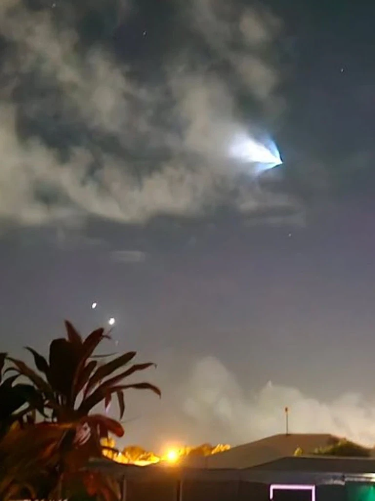 昨晚,澳洲夜空惊现“神秘发光体”!天文学家揭秘:是中国火箭 - 3