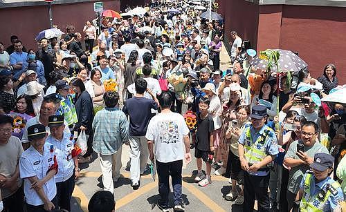 中国教育投资失灵：千万大学生毕业但没岗位承接，3.2亿人灵活就业 - 1
