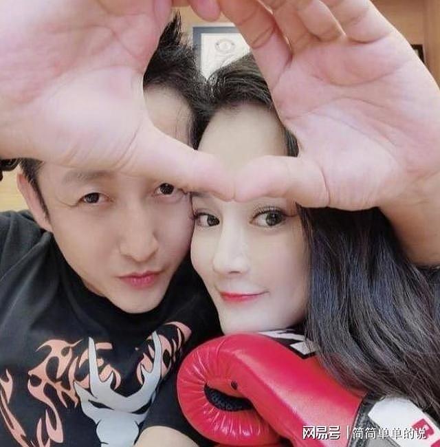 邹市明冉莹颖7年败光2亿,财务危机深陷不归路(组图) - 5