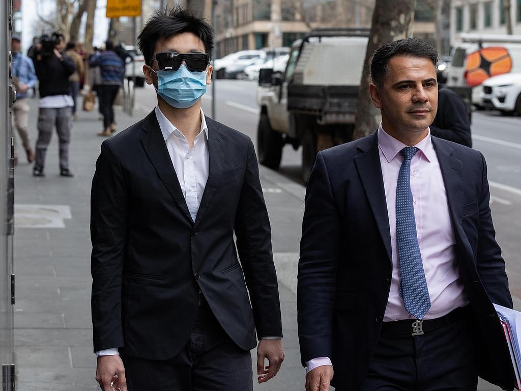 墨尔本华男被控偷拍，面临超900项指控！受害者达406人，涉事医院遭赔偿诉讼（组图） - 5