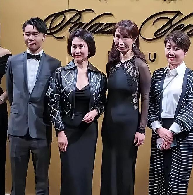 摊牌！何超琼出手，套现1.4亿或是开始，原来她和李嘉诚是同类人（组图） - 6