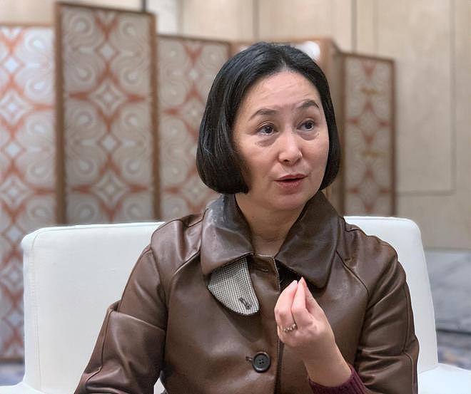 摊牌！何超琼出手，套现1.4亿或是开始，原来她和李嘉诚是同类人（组图） - 8