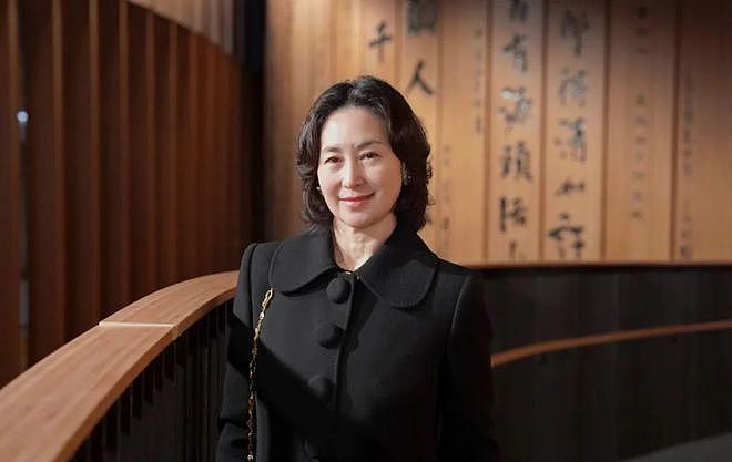 摊牌！何超琼出手，套现1.4亿或是开始，原来她和李嘉诚是同类人（组图） - 16