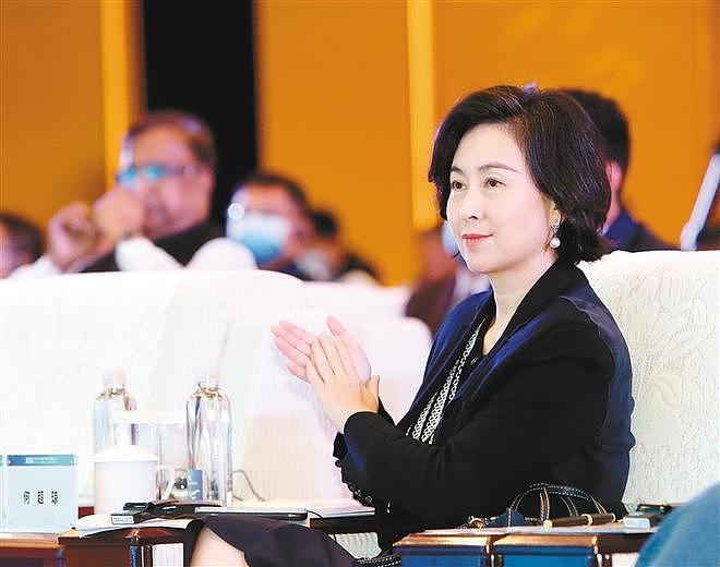 摊牌！何超琼出手，套现1.4亿或是开始，原来她和李嘉诚是同类人（组图） - 20