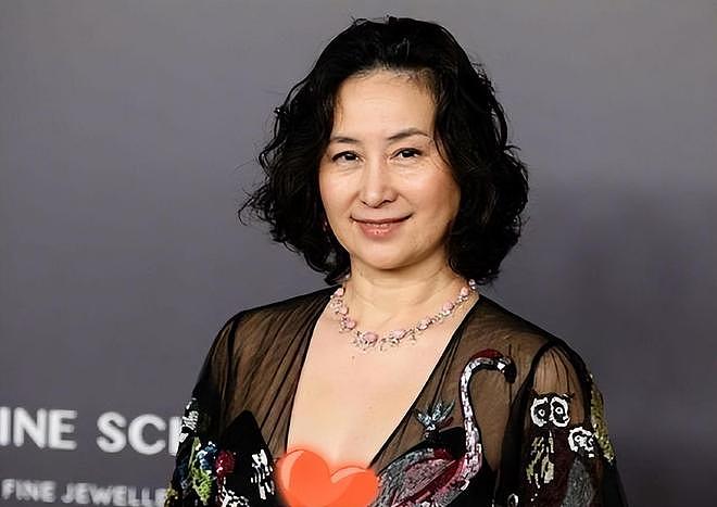 摊牌！何超琼出手，套现1.4亿或是开始，原来她和李嘉诚是同类人（组图） - 22