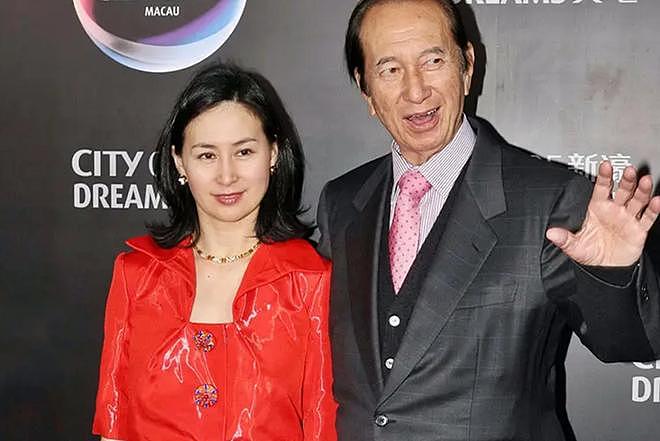 摊牌！何超琼出手，套现1.4亿或是开始，原来她和李嘉诚是同类人（组图） - 32