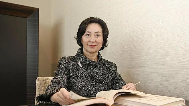 摊牌！何超琼出手，套现1.4亿或是开始，原来她和李嘉诚是同类人（组图） - 39