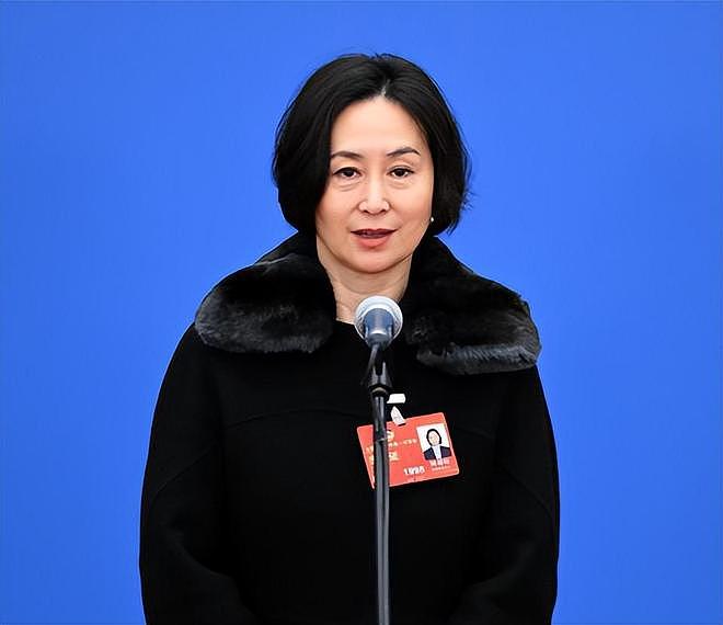 摊牌！何超琼出手，套现1.4亿或是开始，原来她和李嘉诚是同类人（组图） - 41