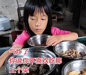 “你家一天一桶油吗？”宝妈一顿“丰盛”晚餐，给网友气应激了！（组图）