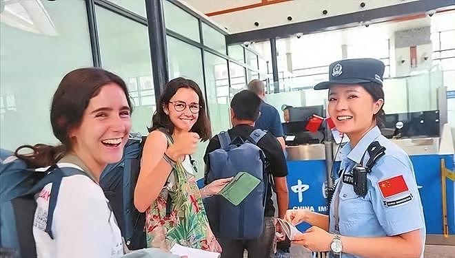 广州机场外籍人员滞留:啥都不带就想入境?网友表态规矩不是摆设 - 7