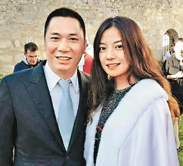 香港名媛出手追债!赵薇前夫被曝欠下6亿天价赌债...(组图) - 2