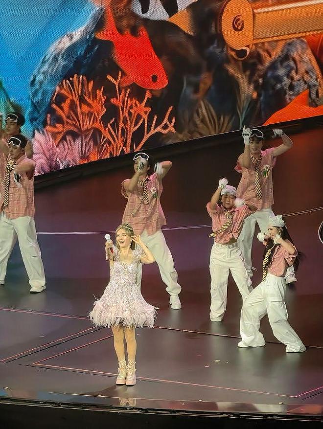 誓死抵制谢娜巡演?网友撕破脸放狠话:敢来就吊死在演唱会门口!(组图) - 18