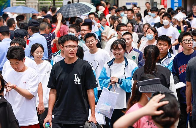 人怎能闯那么大祸？云南一老师高考前48小时，竟搞丢了全班准考证（组图） - 7