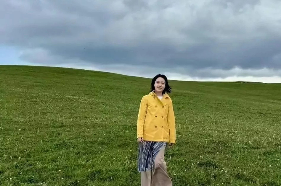杨振宁走后半年,50岁翁帆喝酒骑马潇洒似少女(组图) - 3