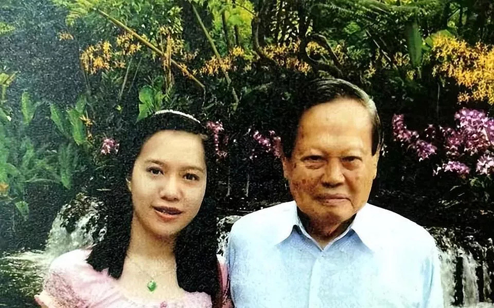 杨振宁走后半年,50岁翁帆喝酒骑马潇洒似少女(组图) - 7