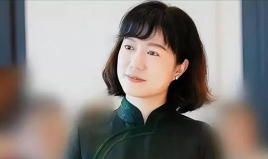 杨振宁走后半年,50岁翁帆喝酒骑马潇洒似少女(组图) - 9