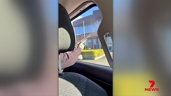 悉尼黑帮火并致24死,枪手持AK在街头扫射!警方:多个帮派组织混战,抢夺黑烟及毒品生意(视频/组图) - 2