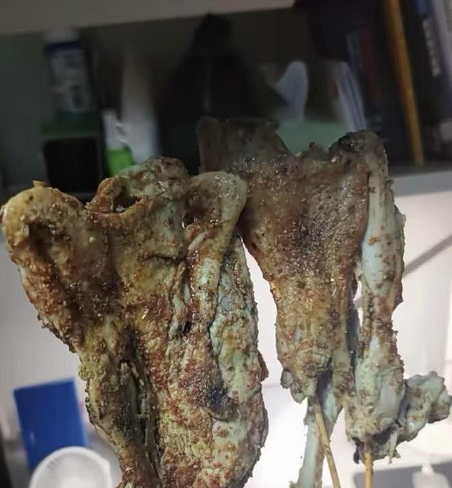 鹅腿阿姨儿子被扒：宝马路虎换着开，出手很阔绰，妻子貌美如花（组图） - 1