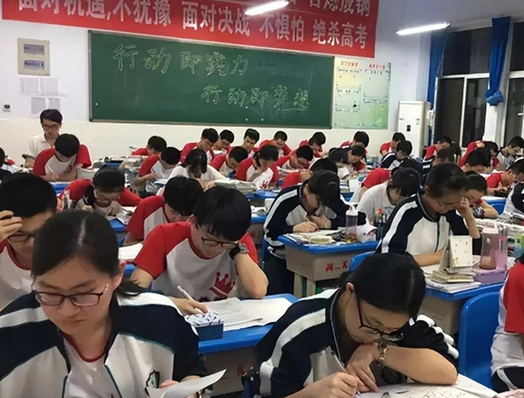 少子化加剧竞争？“高考神话破灭”下的中国青年（组图） - 4