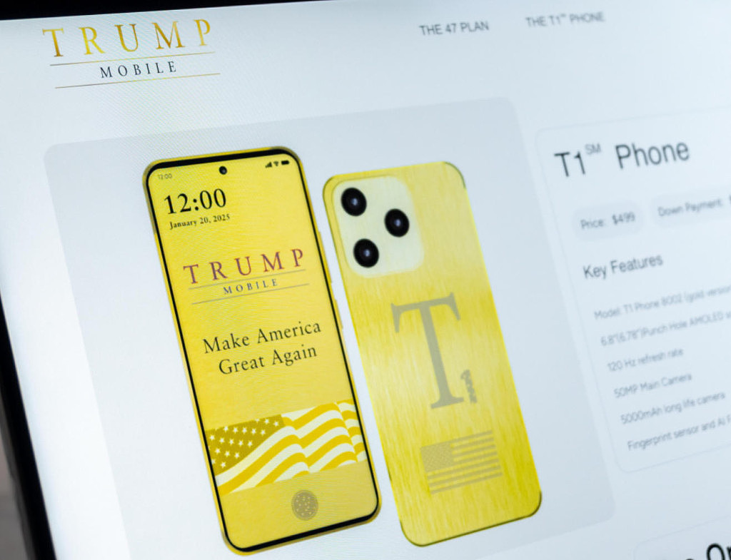 特朗普T1手机拆解后露馅!号称美国制造,实为海外产品拼装(组图) - 2