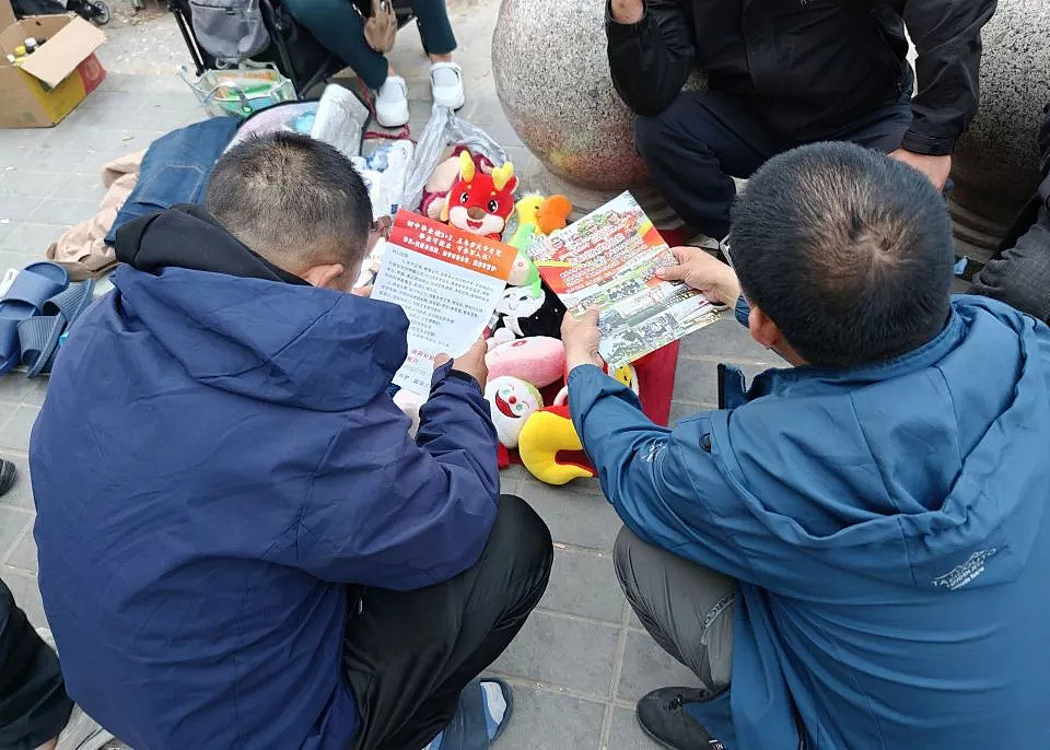 清华博士生“潜伏”8年打零工，还原临时工真实面貌（组图） - 8