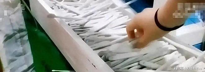 央视暗访曝光!每天入口的东西,竟是化工废桶+烂拖鞋做的(组图) - 1