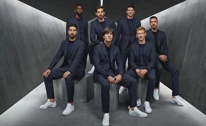 世界杯男模队“消费降级”?法国高定换Nike、德国“务工风”… - 14
