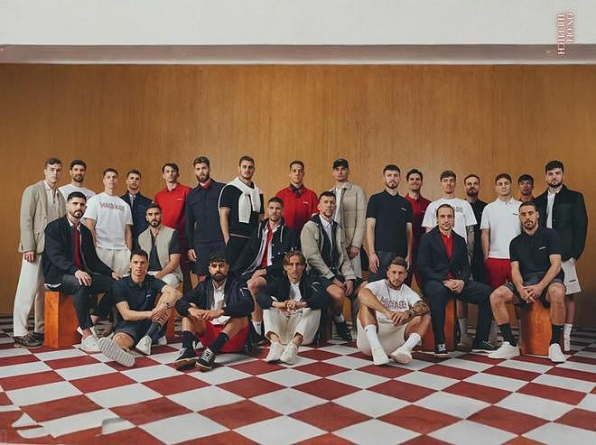 世界杯男模队“消费降级”?法国高定换Nike、德国“务工风”… - 54