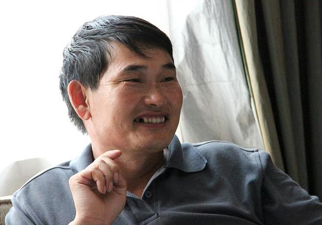 大衣哥回应每月给儿子2万，称儿子没上班，在家做饭看孩子种地 - 3