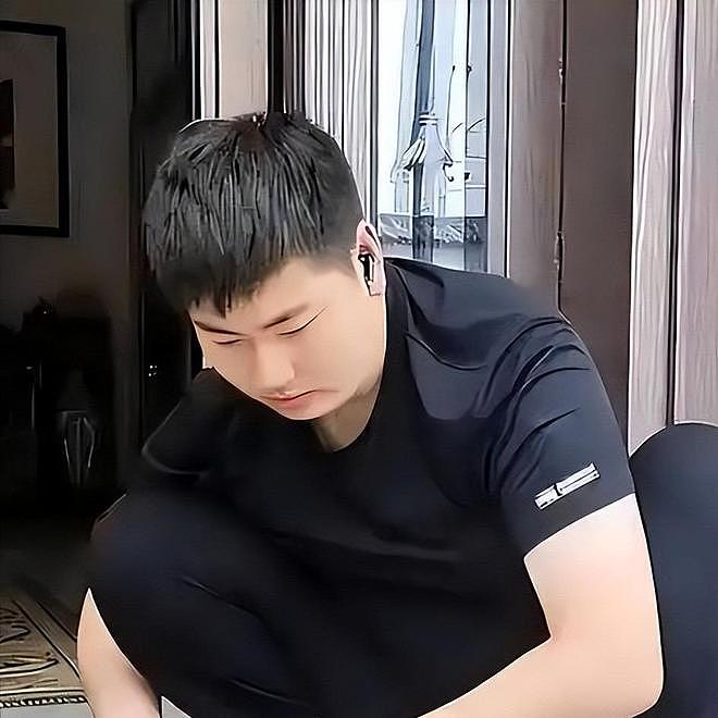 大衣哥回应每月给儿子2万，称儿子没上班，在家做饭看孩子种地 - 11
