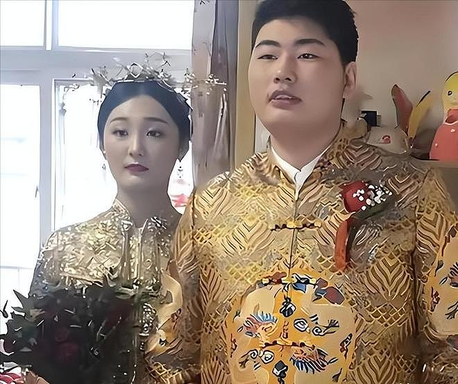 大衣哥回应每月给儿子2万，称儿子没上班，在家做饭看孩子种地 - 17