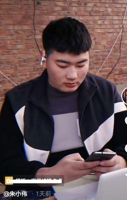 大衣哥回应每月给儿子2万，称儿子没上班，在家做饭看孩子种地 - 29