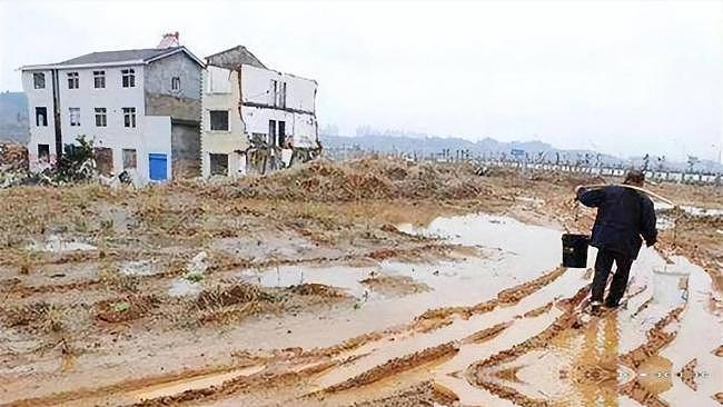 拒绝为南水北调让道!中国“最牛钉子户”现在怎样了?(组图) - 7