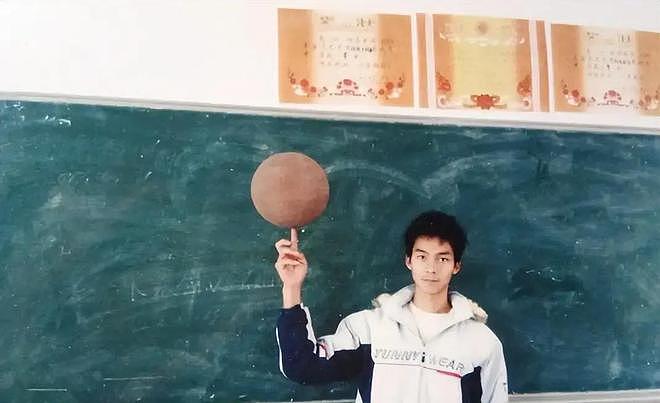 参加16次高考赚30万？唐尚珺再陷争议，私生活被扒（组图） - 27