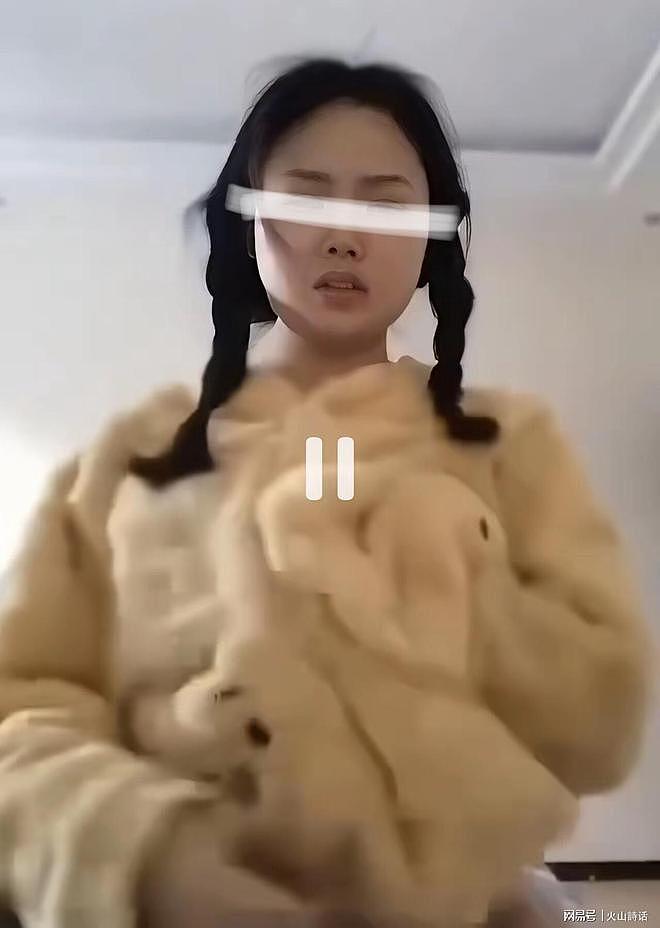 大瓜!湖北宝妈2分50秒私密视频发到家长群,网友:看过让人汗颜(组图) - 1