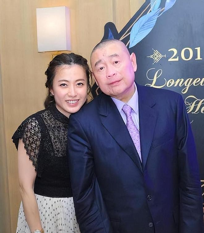 移民英国真相大白后,刘銮雄近况曝光,难怪甘比要抛头露面当网红 - 9