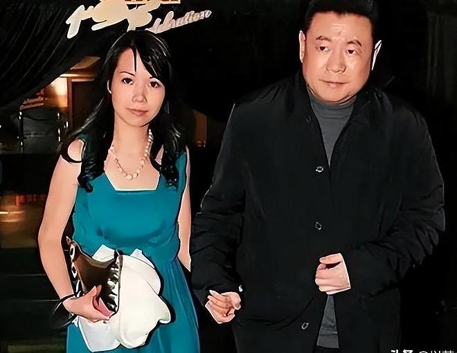 移民英国真相大白后,刘銮雄近况曝光,难怪甘比要抛头露面当网红 - 17