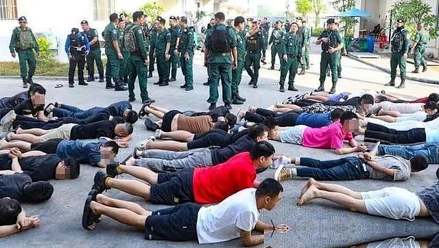 柬埔寨电诈越打越多?墙上中文标语格外刺眼,背后有更大保护伞? - 2