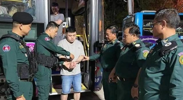 柬埔寨电诈越打越多?墙上中文标语格外刺眼,背后有更大保护伞? - 13